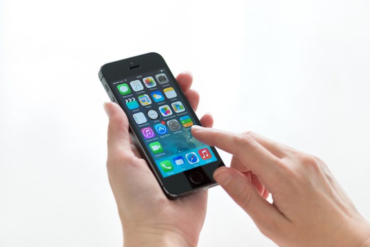bigstock-Apple-Iphone-5S-In-Hands-66285814.jpg