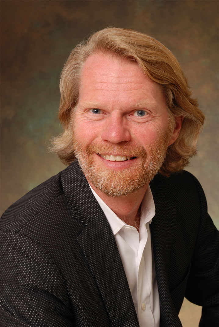 michaelMacMillan_l.jpg