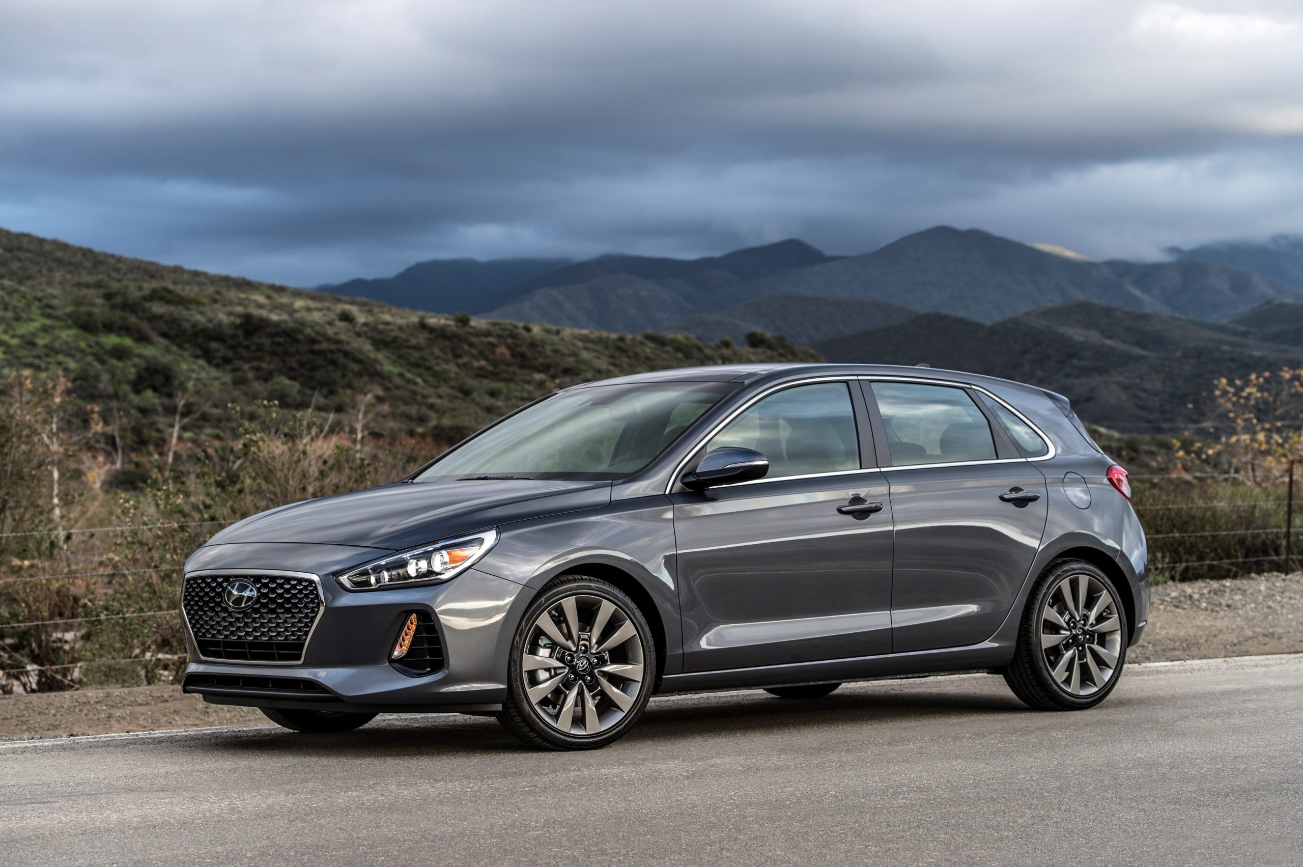 Hyundai 2018_Elantra_GT-3.jpg