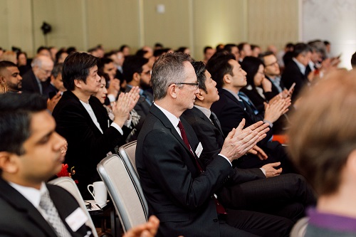 Huawei_Canadian_partner_convention_audience_500x333.jpg